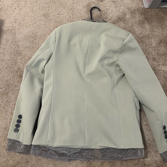 Blazer - Picture 2 of 2